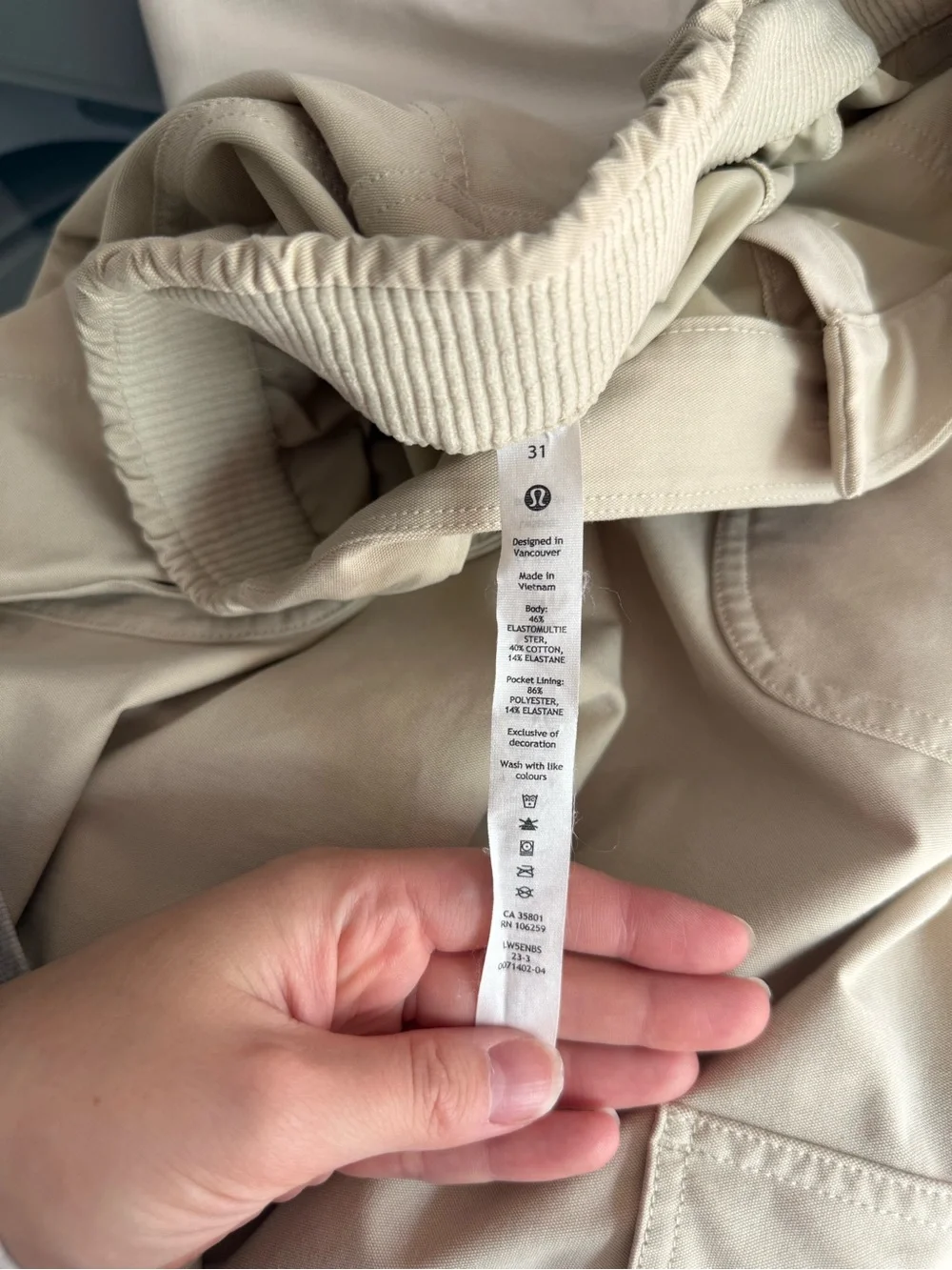 Lululemon Women’s Cream Barrel Leg Pant Size 31